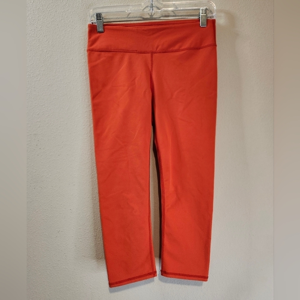Fabletics Womens Neon Red/Orange Cropped Workout Leggings Size Small